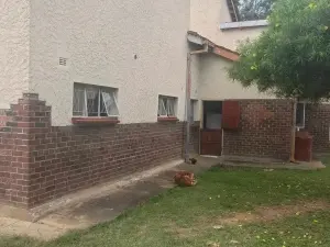 4 Bedroom House to Rent in Borrowdale West