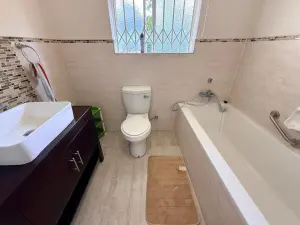 3 Bedroom House to Rent in Mount Pleasant