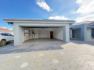 4 Bedroom House to Rent in Highlands