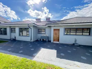 4 Bedroom House to Rent in Highlands