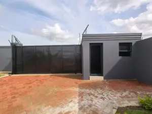 Townhouse/Cluster to Rent in Sandton Park