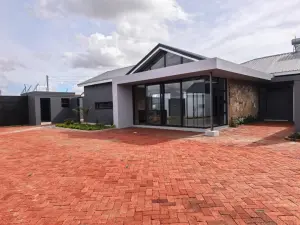 Townhouse/Cluster to Rent in Sandton Park