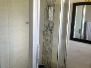 Flat/Apartment to Rent in Avondale