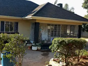 3 Bedroom House to Rent in Waterfalls