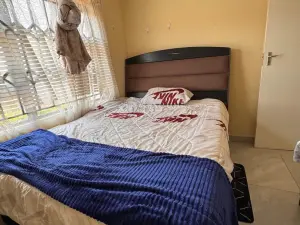 4 Bedroom Cottage/Garden Flat to Rent in Pomona