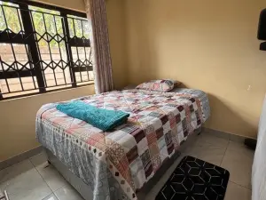 4 Bedroom Cottage/Garden Flat to Rent in Pomona