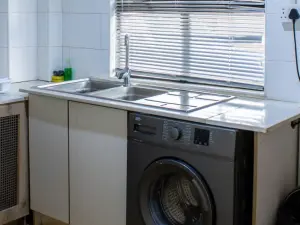 3 Bedroom House to Rent in Greystone Park