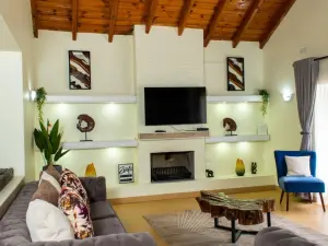 3 Bedroom House to Rent in Greystone Park