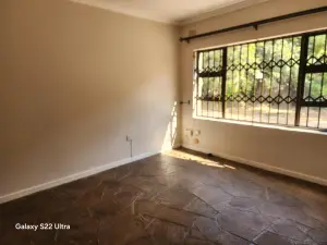 6 Bedroom House to Rent in Greendale