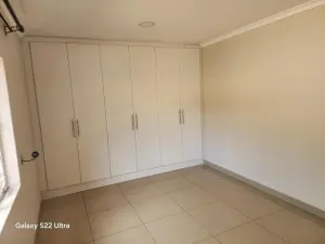 6 Bedroom House to Rent in Greendale