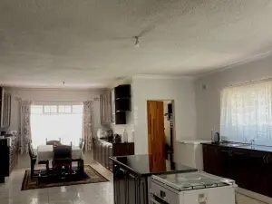 5 Bedroom House to Rent in Borrowdale