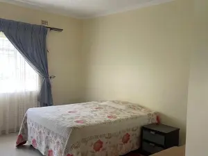 5 Bedroom House to Rent in Borrowdale