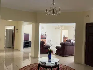 5 Bedroom House to Rent in Borrowdale