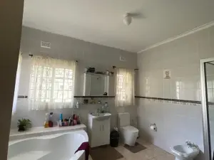 5 Bedroom House to Rent in Borrowdale