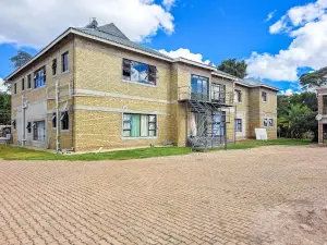 Flat/Apartment to Rent in Borrowdale West