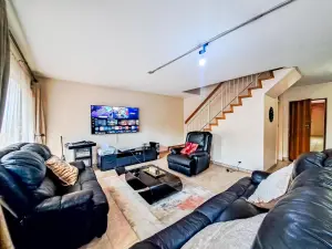 Townhouse/Cluster to Rent in Avenues