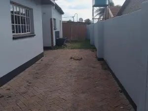 3 Bedroom House to Rent in Mainway Meadows