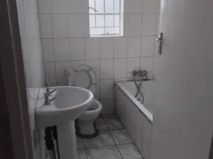 3 Bedroom House to Rent in Mainway Meadows