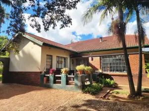 4 Bedroom House to Rent in Greendale North