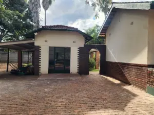 4 Bedroom House to Rent in Greendale North