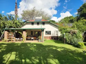 4 Bedroom House to Rent in Greendale North