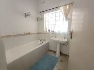 4 Bedroom House to Rent in Greendale North