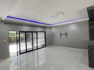 Townhouse/Cluster to Rent in Glen Lorne