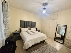 2 Bedroom Cottage/Garden Flat to Rent in Avondale West