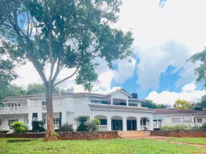 7 Bedroom House to Rent in Glen Lorne