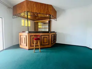 7 Bedroom House to Rent in Glen Lorne