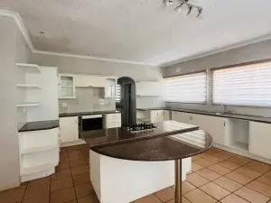 7 Bedroom House to Rent in Glen Lorne