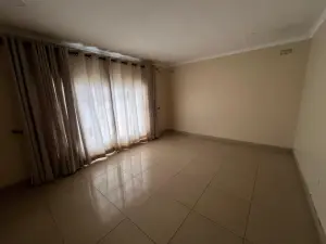 6 Bedroom House to Rent in Greendale