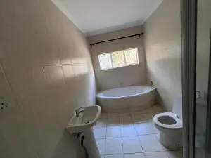 6 Bedroom House to Rent in Greendale