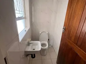 6 Bedroom House to Rent in Greendale