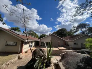 6 Bedroom House to Rent in Greendale