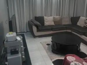 3 Bedroom House to Rent in Rockview