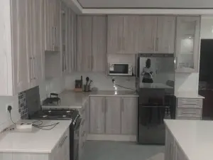 3 Bedroom House to Rent in Rockview