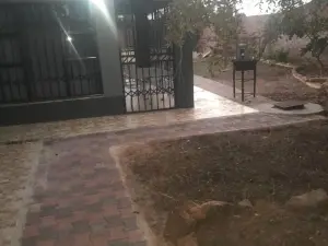 3 Bedroom House to Rent in Rockview