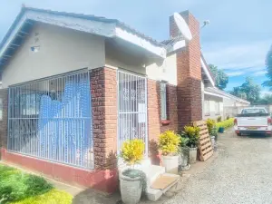 4 Bedroom House to Rent in Marlborough