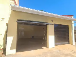 5 Bedroom House to Rent in Borrowdale West