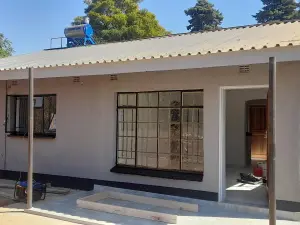 2 Bedroom Cottage/Garden Flat to Rent in Marlborough