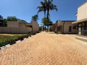 Townhouse/Cluster to Rent in Pomona