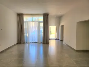 Townhouse/Cluster to Rent in Pomona