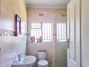 3 Bedroom House to Rent in Zimre Park