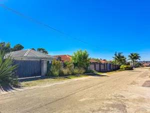 3 Bedroom House to Rent in Zimre Park
