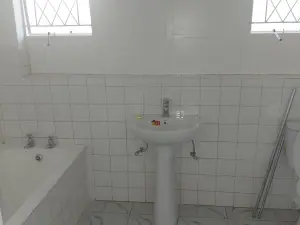 5 Bedroom House to Rent in Belvedere