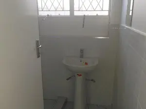 5 Bedroom House to Rent in Belvedere