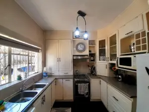 Flat/Apartment to Rent in Avondale