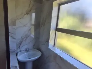 2 Bedroom Cottage/Garden Flat to Rent in Glen Lorne