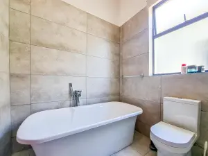 Townhouse/Cluster to Rent in Borrowdale West